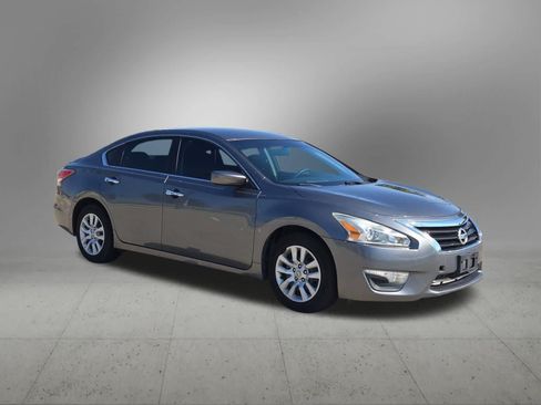 Used 2014 Nissan Altima 2.5 S FWD image 8
