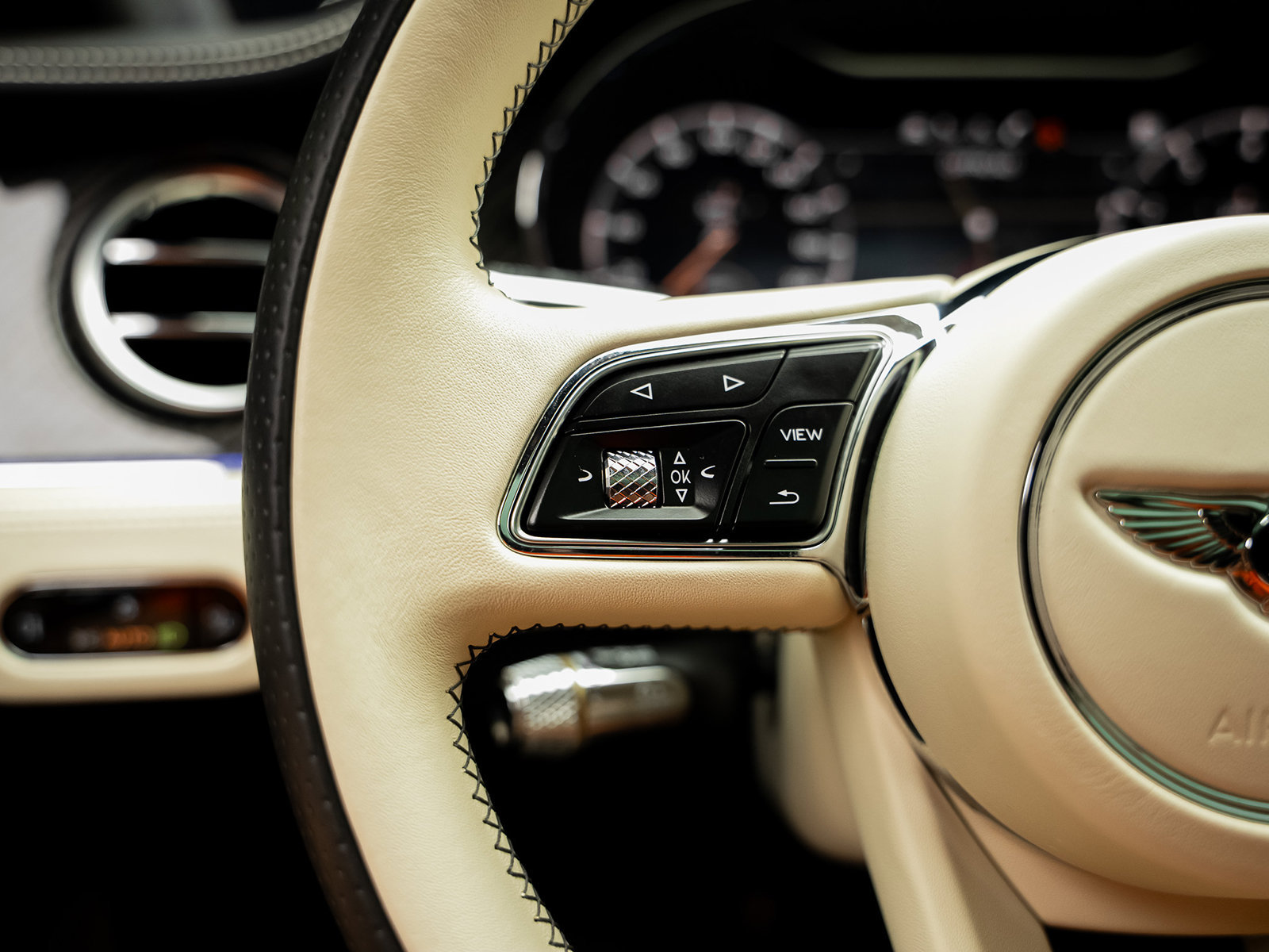 Used 2022 Bentley Continental GT AWD/4WD image 46