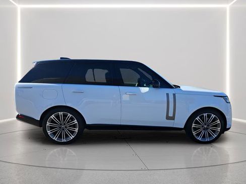 Certified 2025 Land Rover Range Rover SE image 6