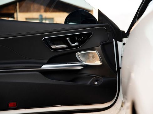 Used 2024 Mercedes-Benz CLE 300 4MATIC Coupe image 13