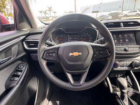 Used 2022 Chevrolet TrailBlazer LT w/ Driver Confidence Package AWD/4WD image 14