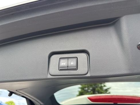 Certified 2024 Nissan Rogue SV AWD/4WD image 16