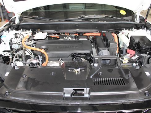 Used 2025 Honda CR-V Sport image 8