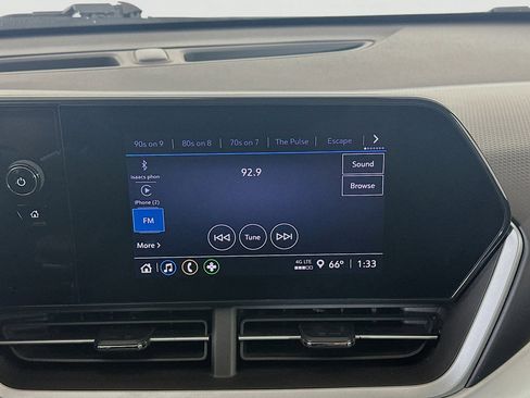 Used 2024 Chevrolet Trax RS image 19