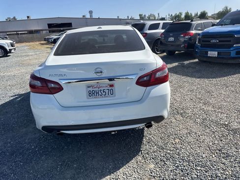 Used 2018 Nissan Altima 2.5 SV FWD image 6
