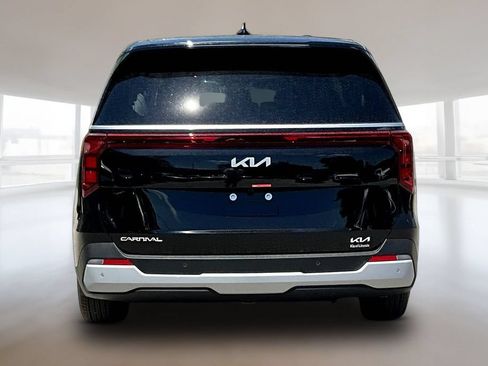 New 2026 Kia Carnival FWD image 4