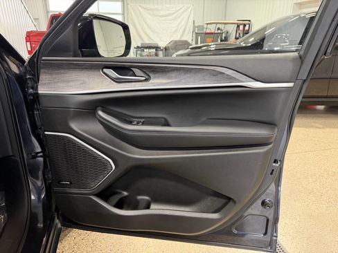 Used 2022 Jeep Grand Cherokee Limited 4xe image 36