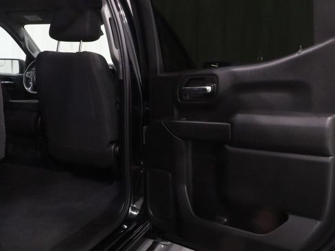 Used 2020 Chevrolet Silverado 1500 Custom w/ Custom Value Package AWD/4WD image 15