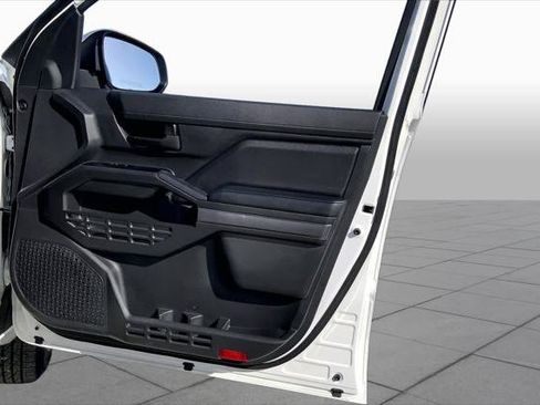 Certified 2026 Toyota Tacoma SR5 AWD/4WD image 22