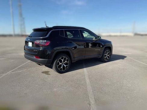 New 2026 Jeep Compass Limited image 12