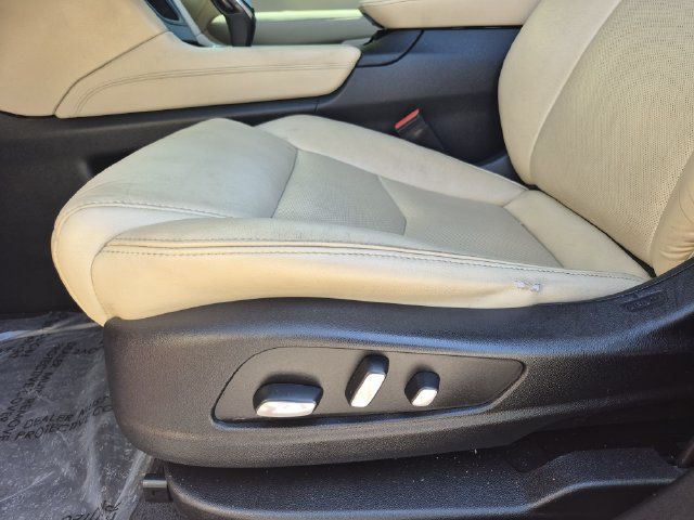 Used 2019 Cadillac XT5 Luxury FWD image 17