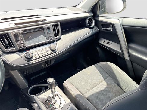 Used 2017 Toyota RAV4 XLE FWD image 22