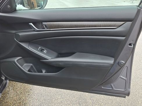 Used 2019 Honda Accord EX-L image 10