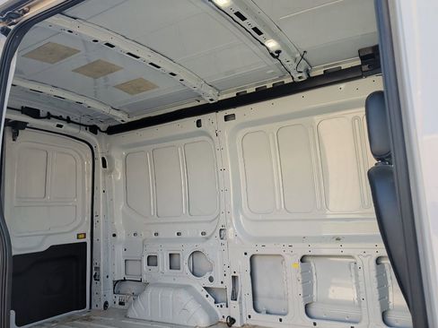 Used 2023 Ford Transit 250 Medium Roof image 9