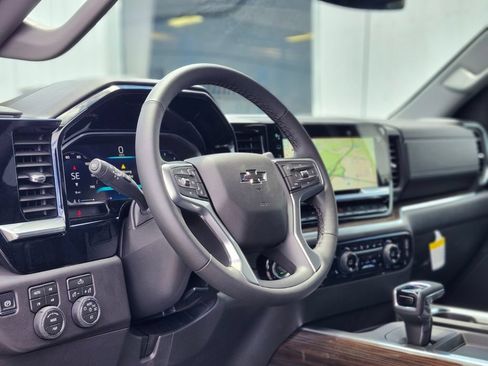 New 2026 Chevrolet Silverado 1500 LT Trail Boss w/ Convenience Package II AWD/4WD image 17