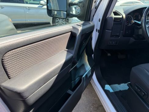 Used 2012 Nissan Titan SV w/ SV Premium Utility Pkg RWD image 14