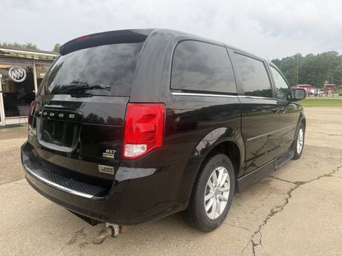 Used 2019 Dodge Grand Caravan SXT FWD image 5