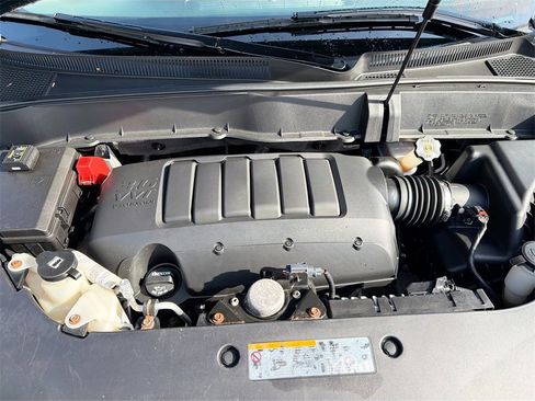 Used 2017 Chevrolet Traverse LT image 10