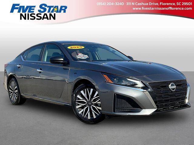 Used 2025 Nissan Altima 2.5 SV FWD image 1