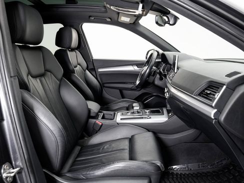 Used 2020 Audi Q5 2.0T Titanium Premium Plus w/ Premium Plus Package image 22