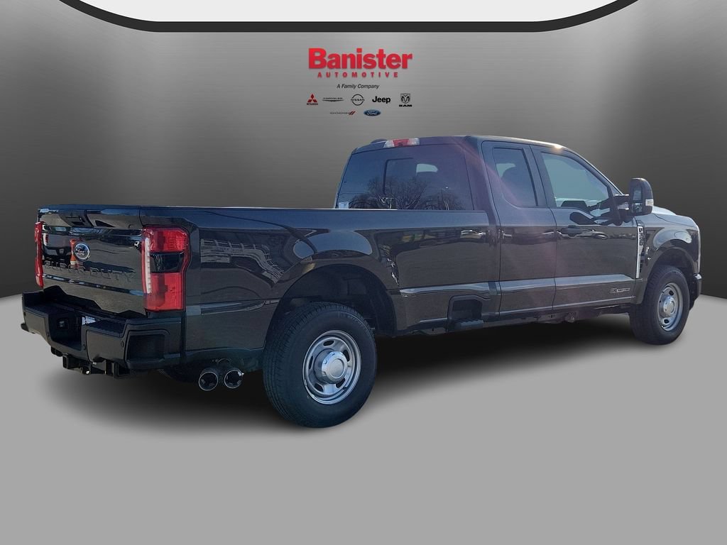 Used 2024 Ford F350 XL w/ 360-Degree Camera Package RWD image 3