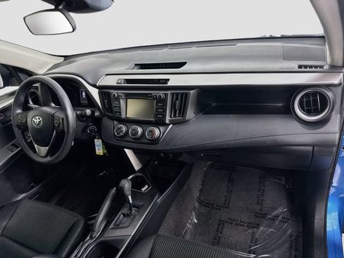 Certified 2017 Toyota RAV4 LE w/ Carpet Mat Package FWD image 28