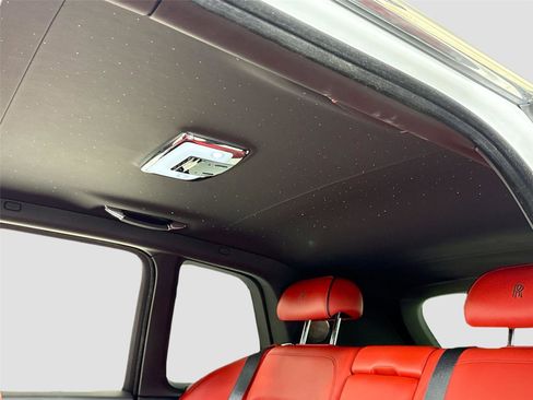 Used 2020 Rolls-Royce Cullinan image 28