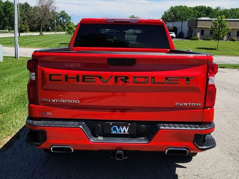 Used 2019 Chevrolet Silverado 1500 Custom w/ Custom Value Package AWD/4WD image 11