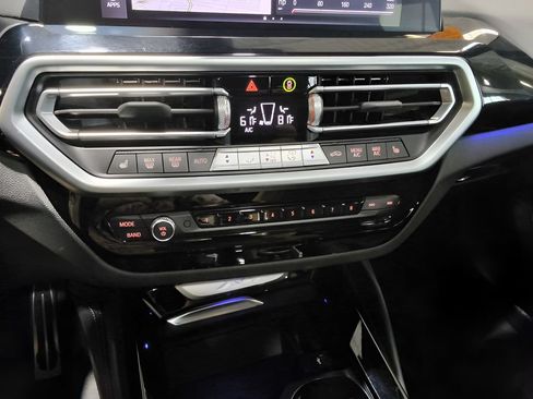 Used 2022 BMW X4 xDrive30i AWD/4WD image 19