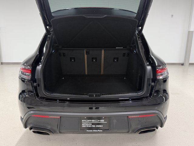 Certified 2026 Porsche Macan AWD/4WD image 14