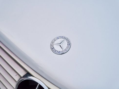 Used 2002 Mercedes-Benz SL 500 w/ SL2 Option Pkg image 7