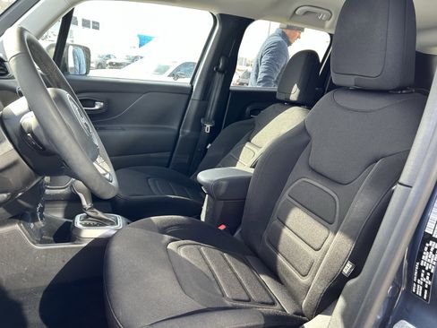 Used 2022 Jeep Renegade Latitude image 22