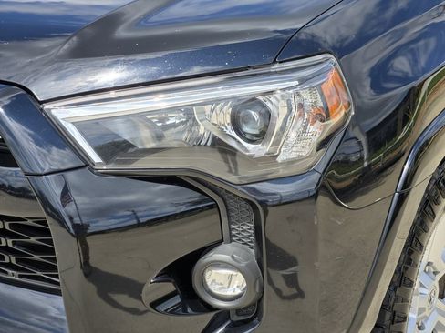 Used 2022 Toyota 4Runner SR5 RWD image 5