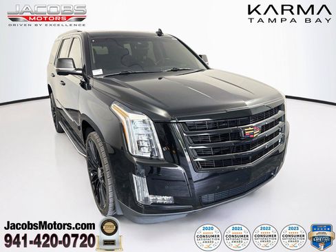 Used 2019 Cadillac Escalade Luxury w/ Escalade Sport Edition AWD/4WD image 1
