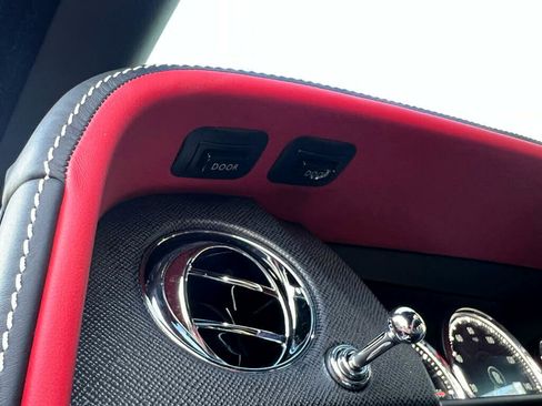 Used 2022 Rolls-Royce Cullinan Black Badge image 82