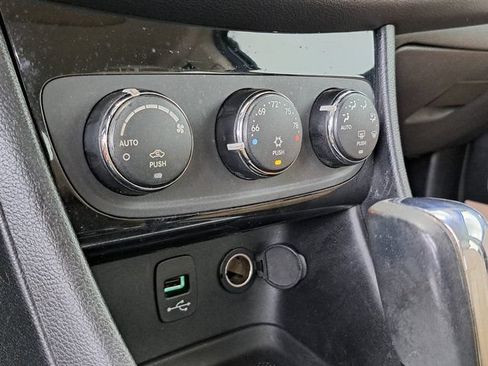 Used 2013 Chrysler 200 Limited w/ Sun/Sound Group FWD image 14