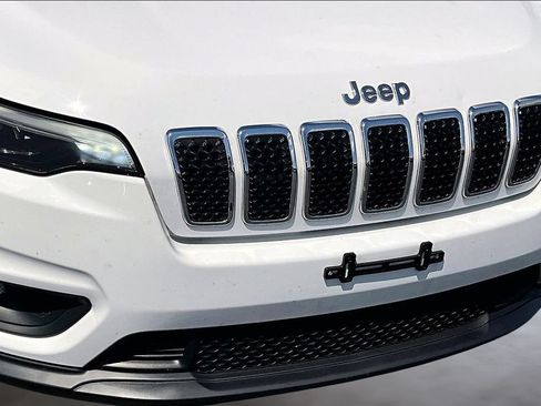 Used 2019 Jeep Cherokee Latitude w/ Popular Appearance Group FWD image 28