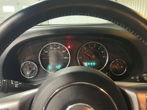 Used 2018 Jeep Wrangler Altitude image 18