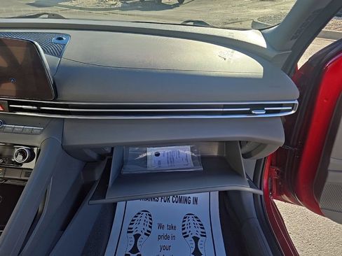 Used 2024 Hyundai Elantra SEL image 30