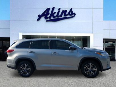 Used 2017 Toyota Highlander LE