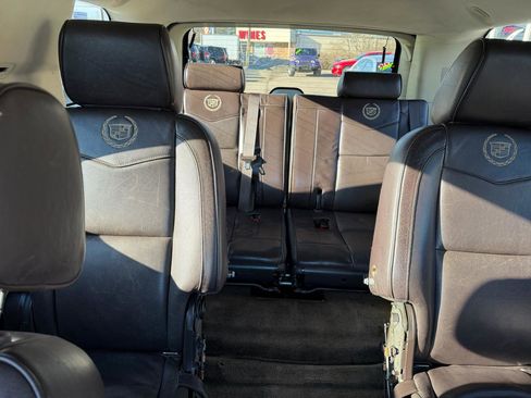 Used 2012 Cadillac Escalade Platinum image 16