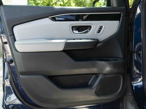 Used 2024 Honda Pilot EX-L image 36