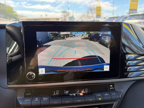 Used 2025 Toyota Camry LE image 23