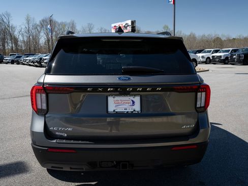 New 2026 Ford Explorer Active image 8