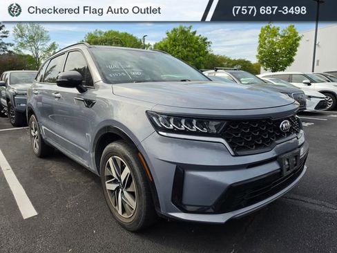 Used 2021 Kia Sorento S w/ Panoramic Sunroof Package image 3