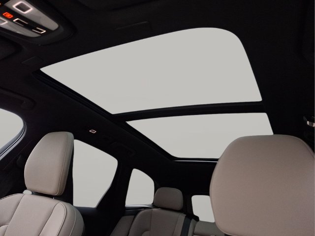 Certified 2026 Volvo XC60 B5 Plus AWD/4WD image 10
