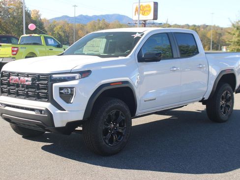 New 2025 GMC Canyon Elevation w/ Convenience Package image 3