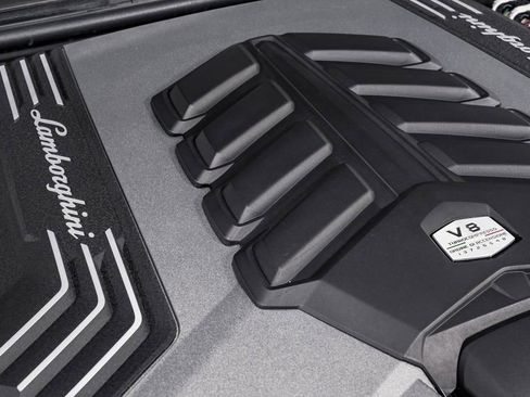 Used 2021 Lamborghini Urus image 52