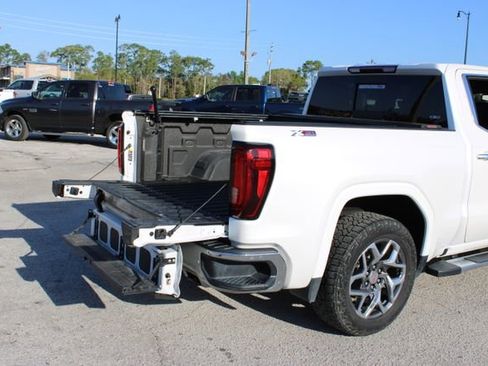 Used 2022 GMC Sierra 1500 SLT w/ SLT Premium Plus Package image 10
