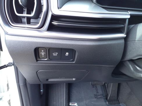 Used 2025 Kia Sorento EX w/ EX Panoramic Sunroof Package image 17